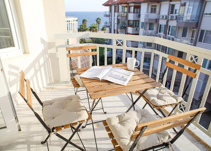 Skovde شقة أنطاليا