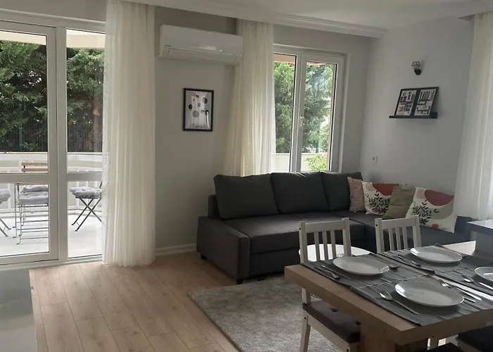 Skovde Διαμέρισμα *